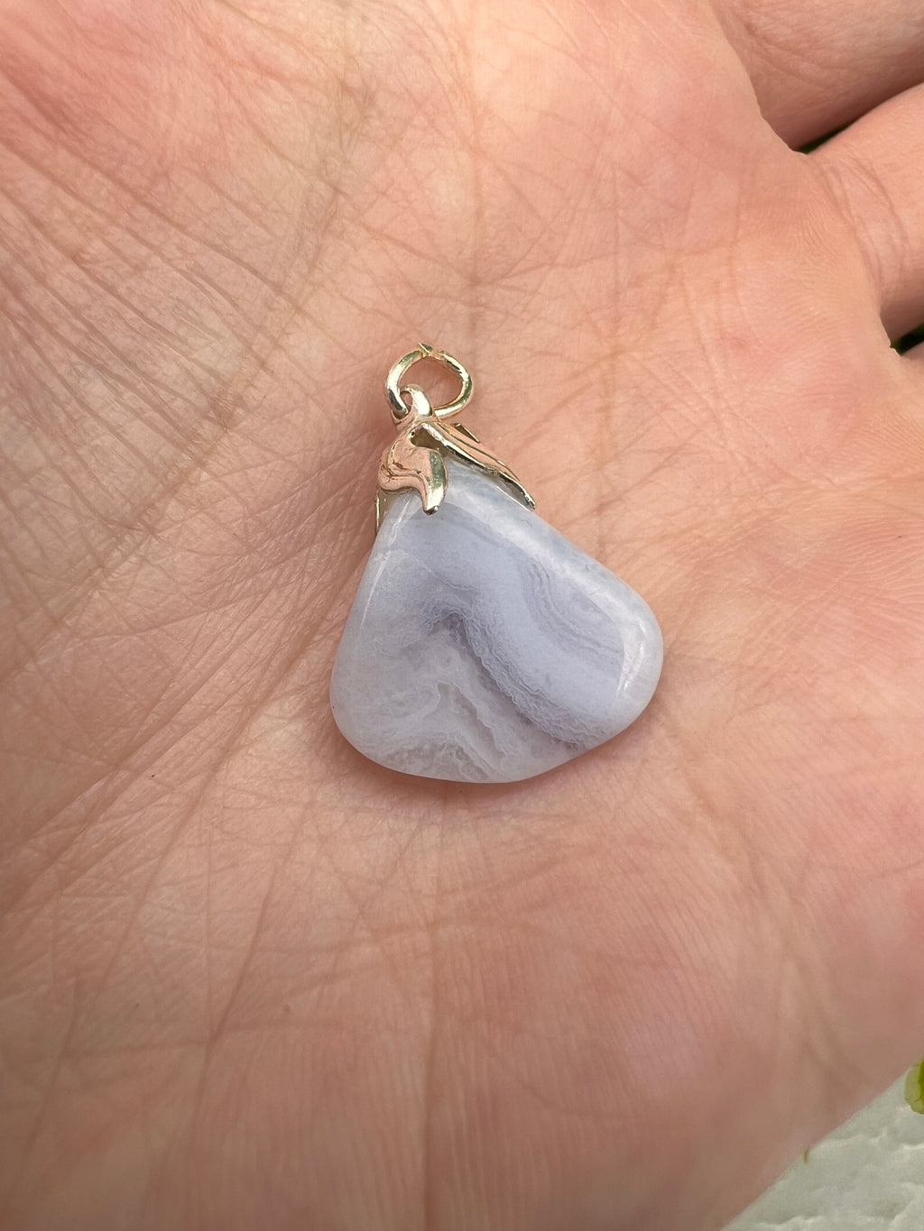 Chalcedoon hanger