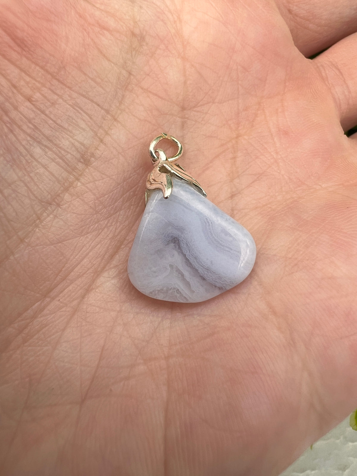 Chalcedoon hanger