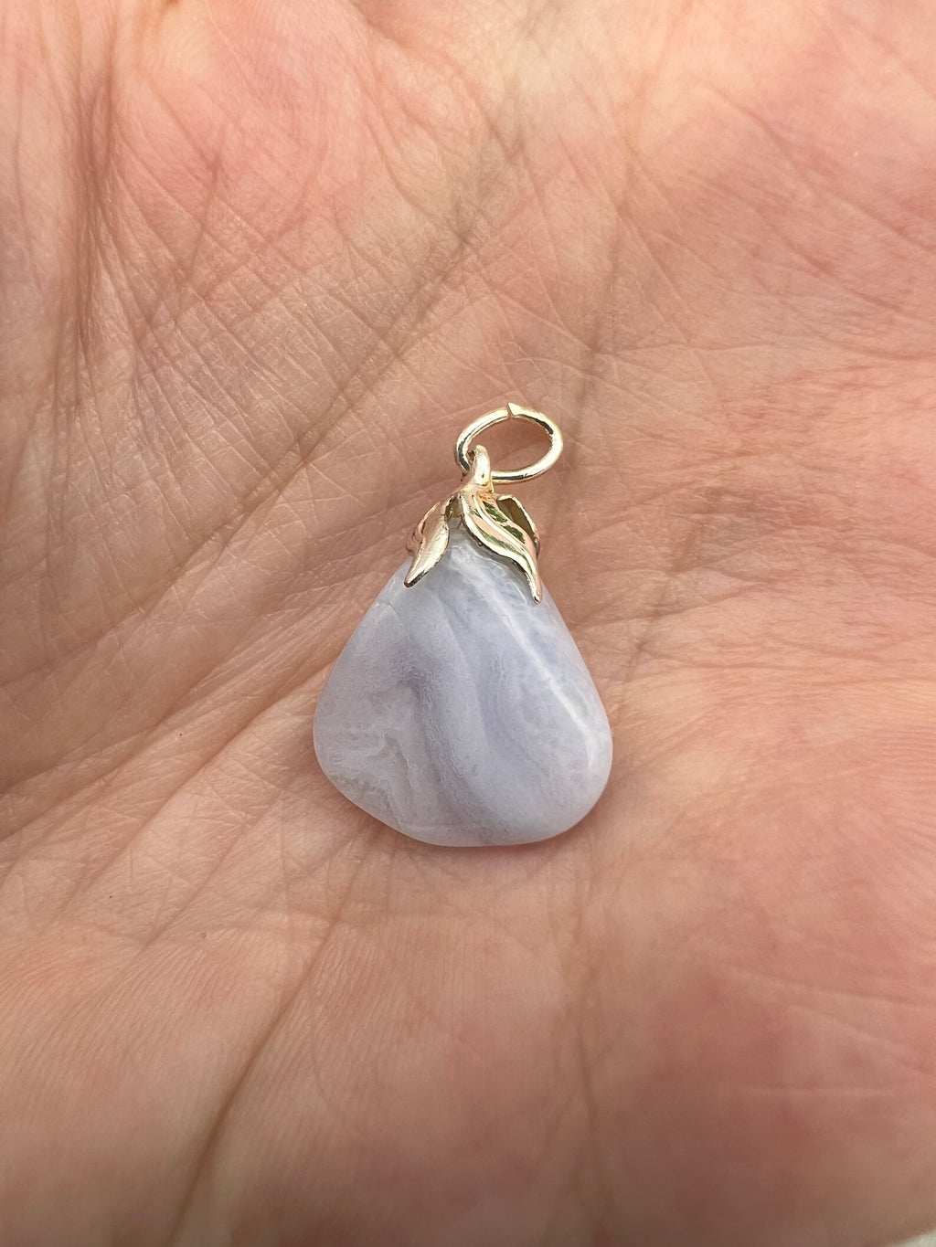 Chalcedoon hanger