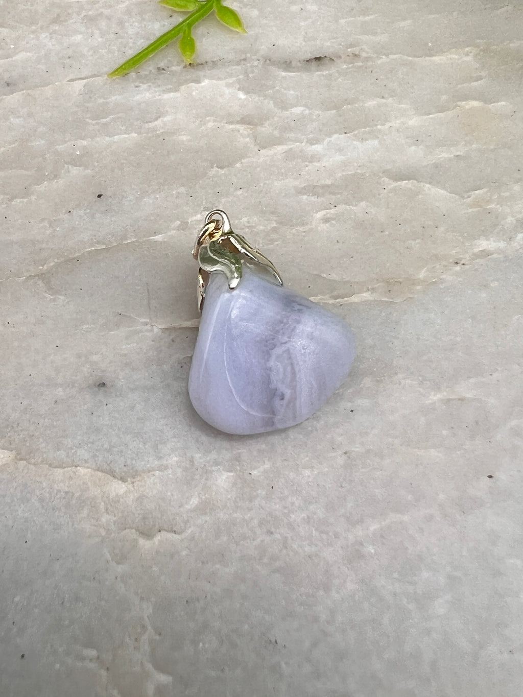 Chalcedoon hanger