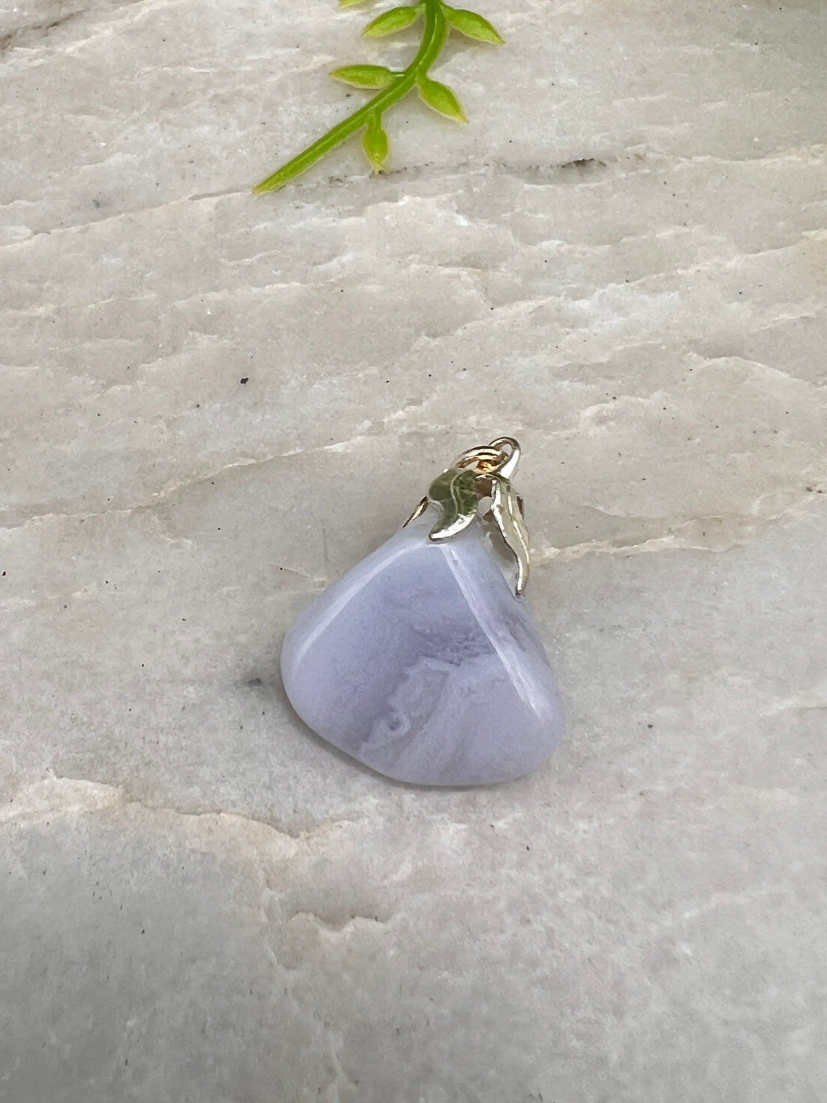 Chalcedoon hanger