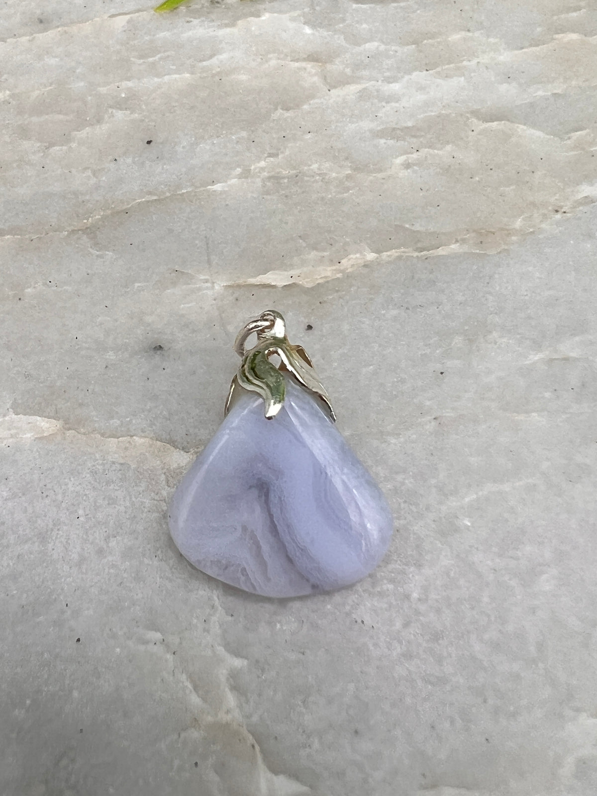 Chalcedoon hanger