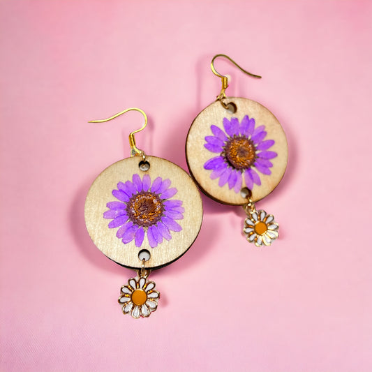 Purple dried flower pendant and daisy pendant gold earrings