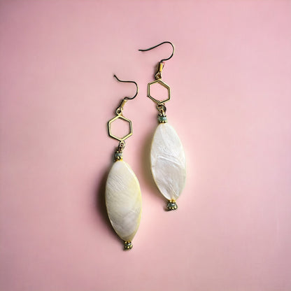 Goud beige oorbellen