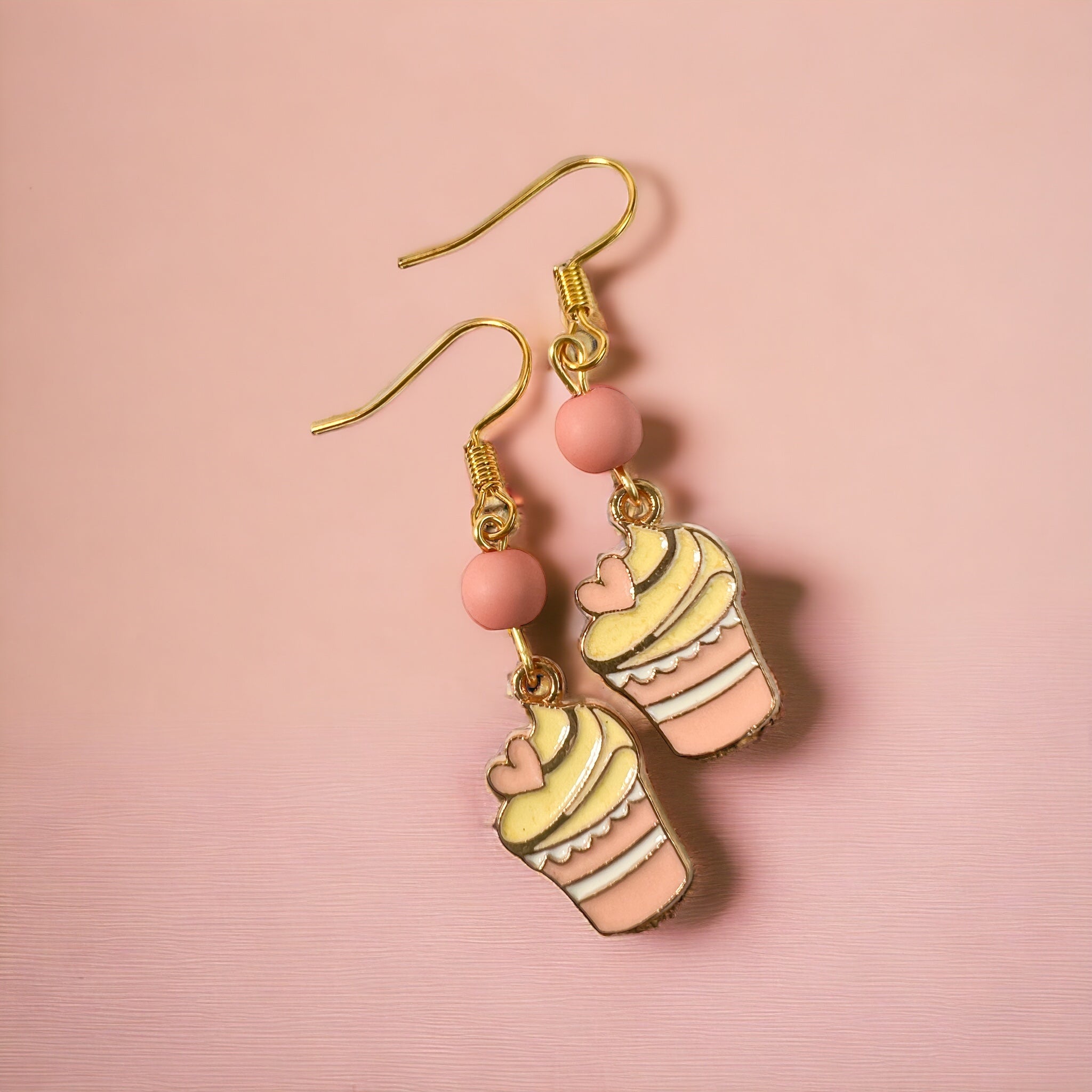 Ohrringe in Form von Cupcakes aus Roségold