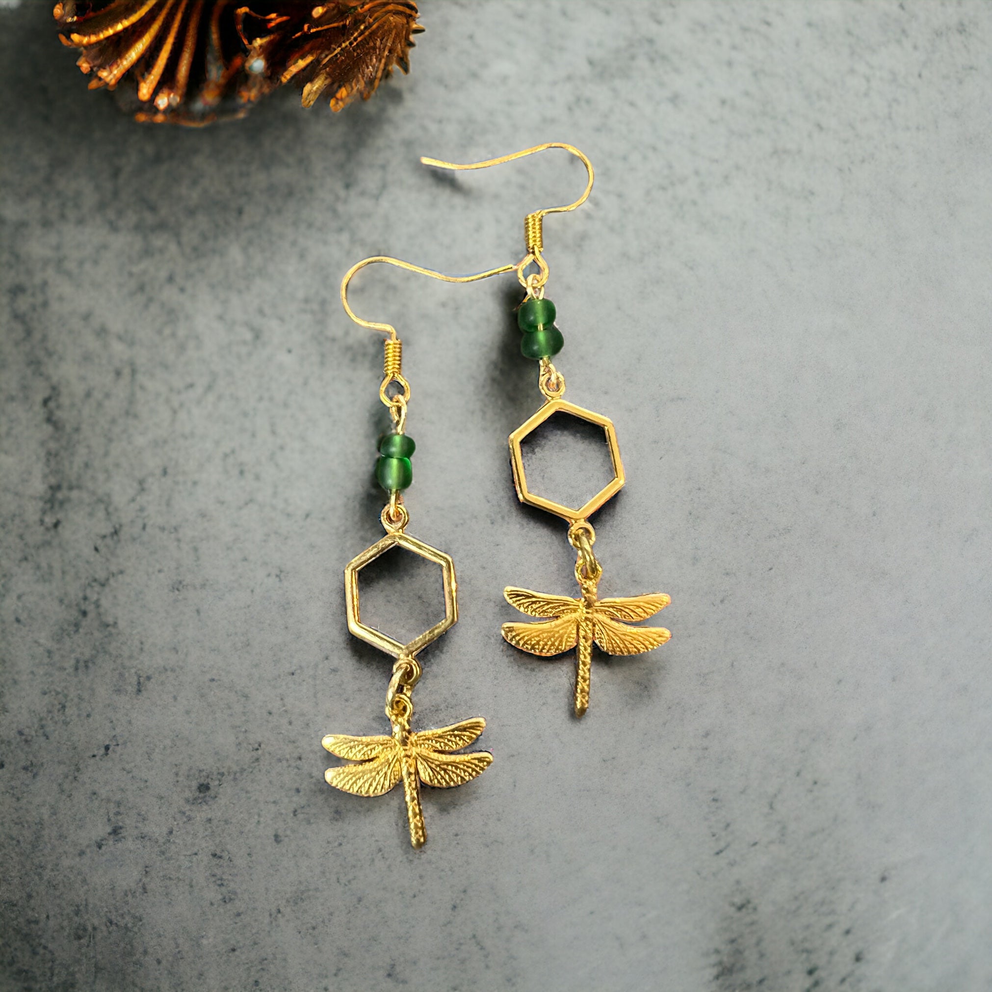 Grün-goldene Libellen-Ohrringe