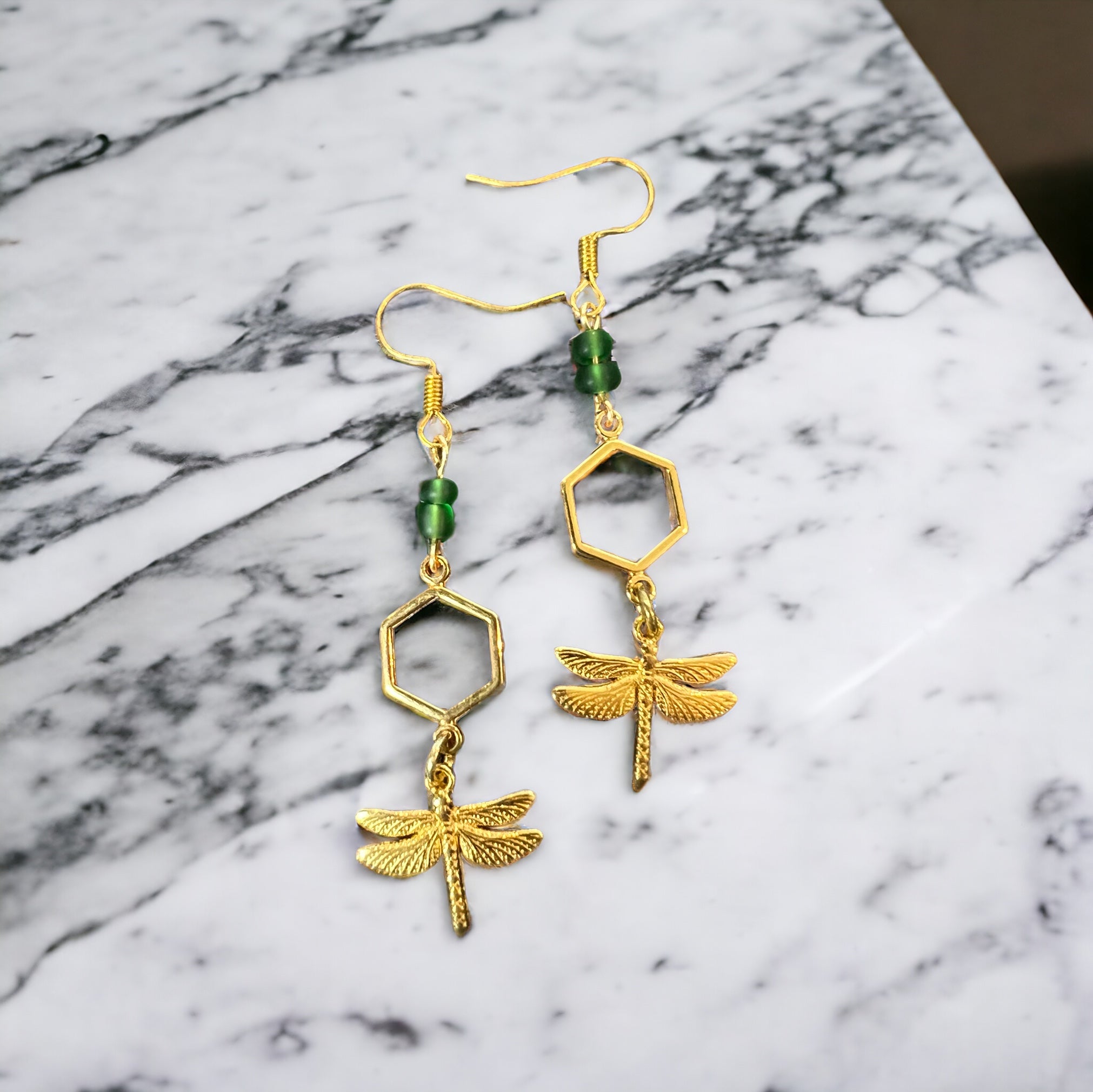 Grün-goldene Libellen-Ohrringe