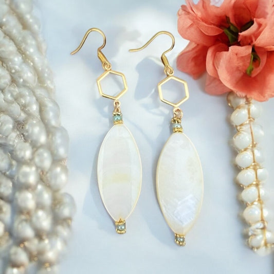 Goud beige oorbellen