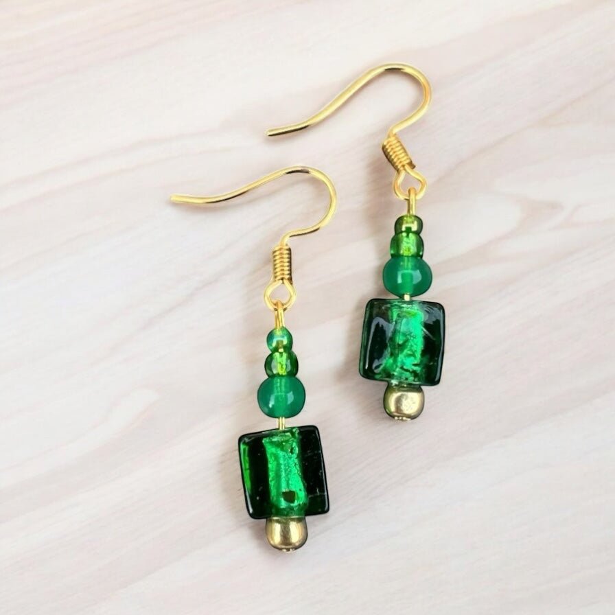Grün-goldene Ohrringe von KEY LIME STORE