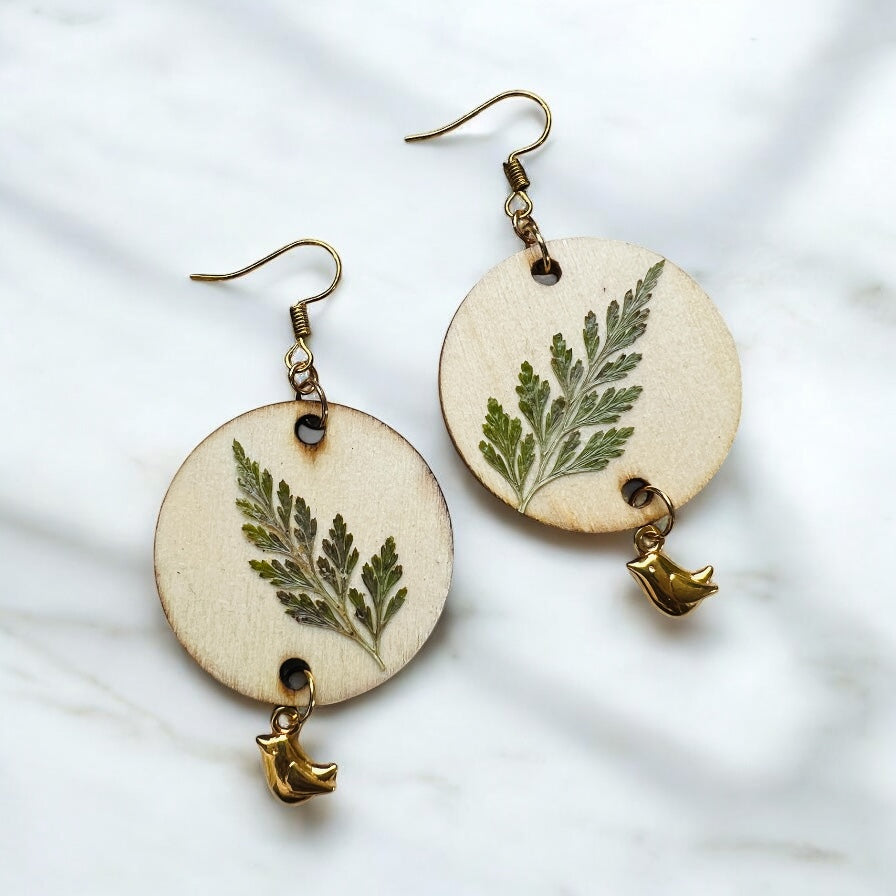 Droogplant vogel gouden oorbellen