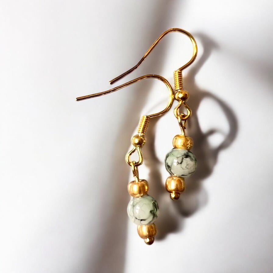 Gold-grün-graue Ohrringe von KEY LIME STORE