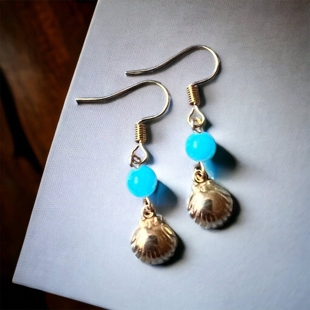 Ohrringe mit goldenen Muscheln von KEY LIME STORE