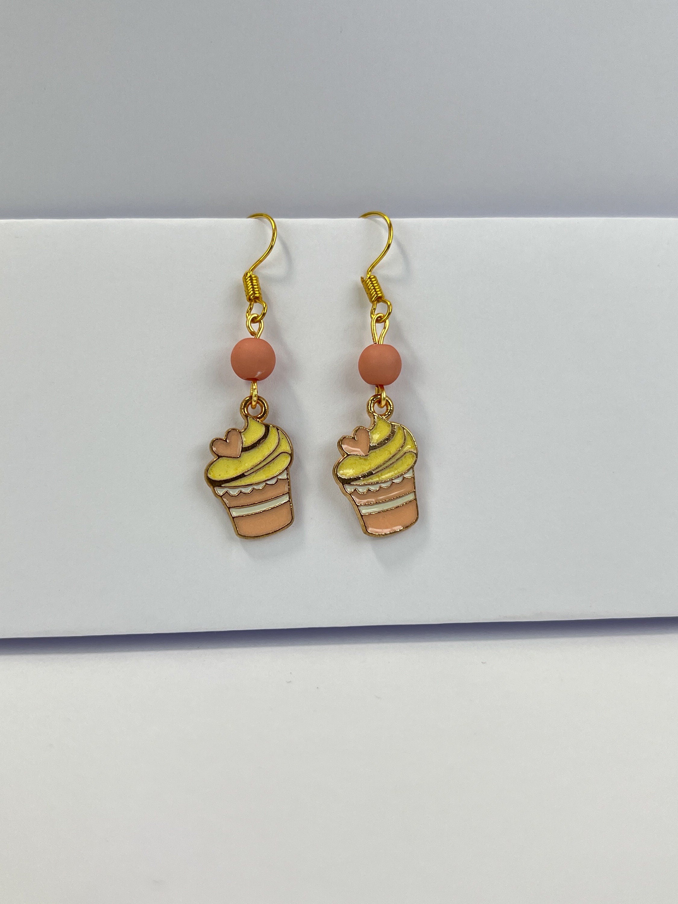 Cupcake oorbellen - lengte 4 cm