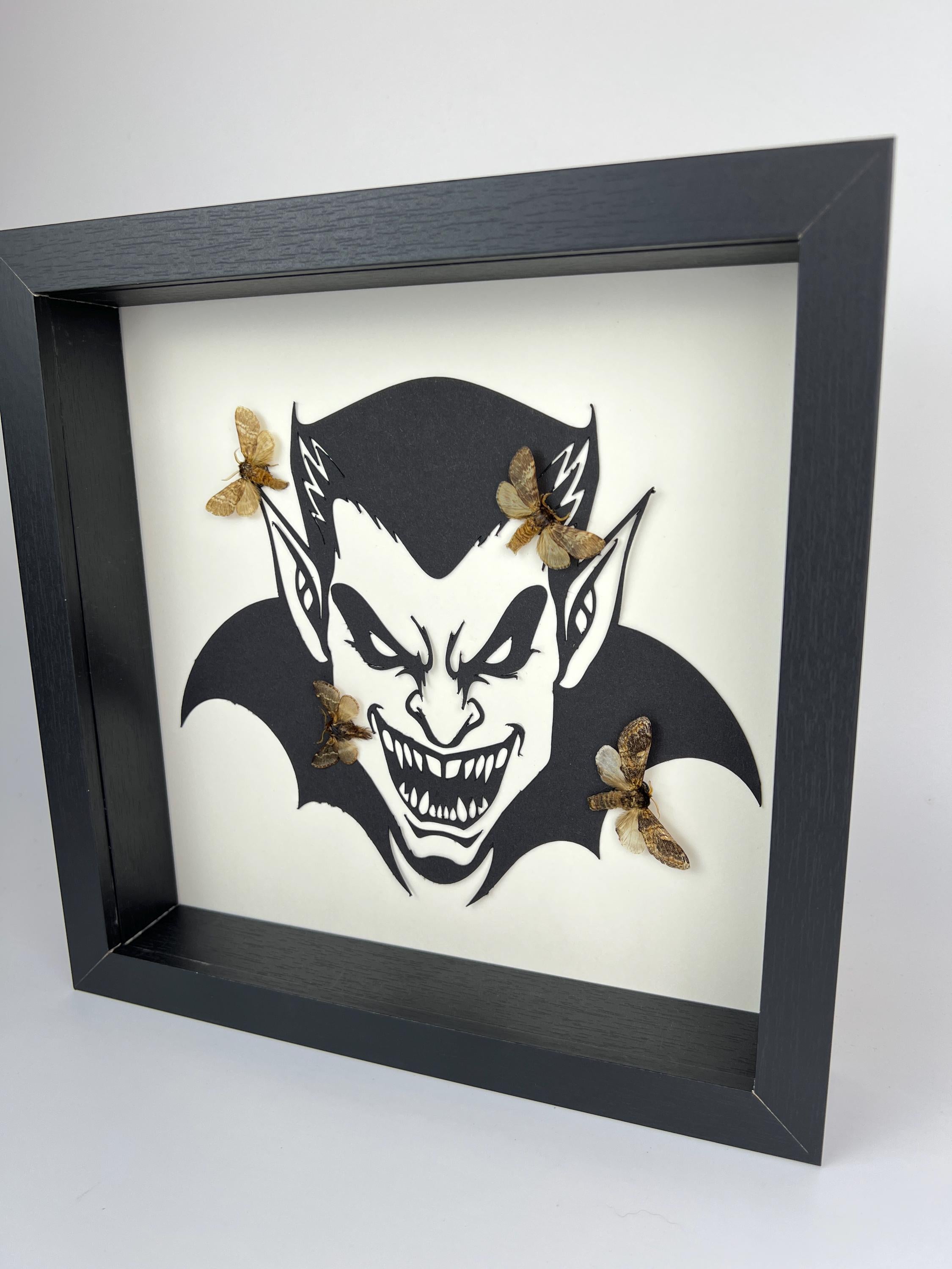 Motten op vampier print in lijst