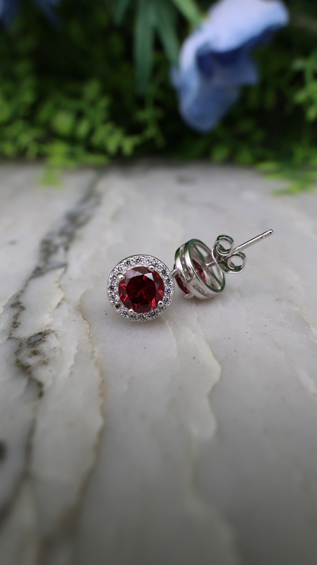 Oorsteker Granaat rond (cz) 925 sterling zilver
