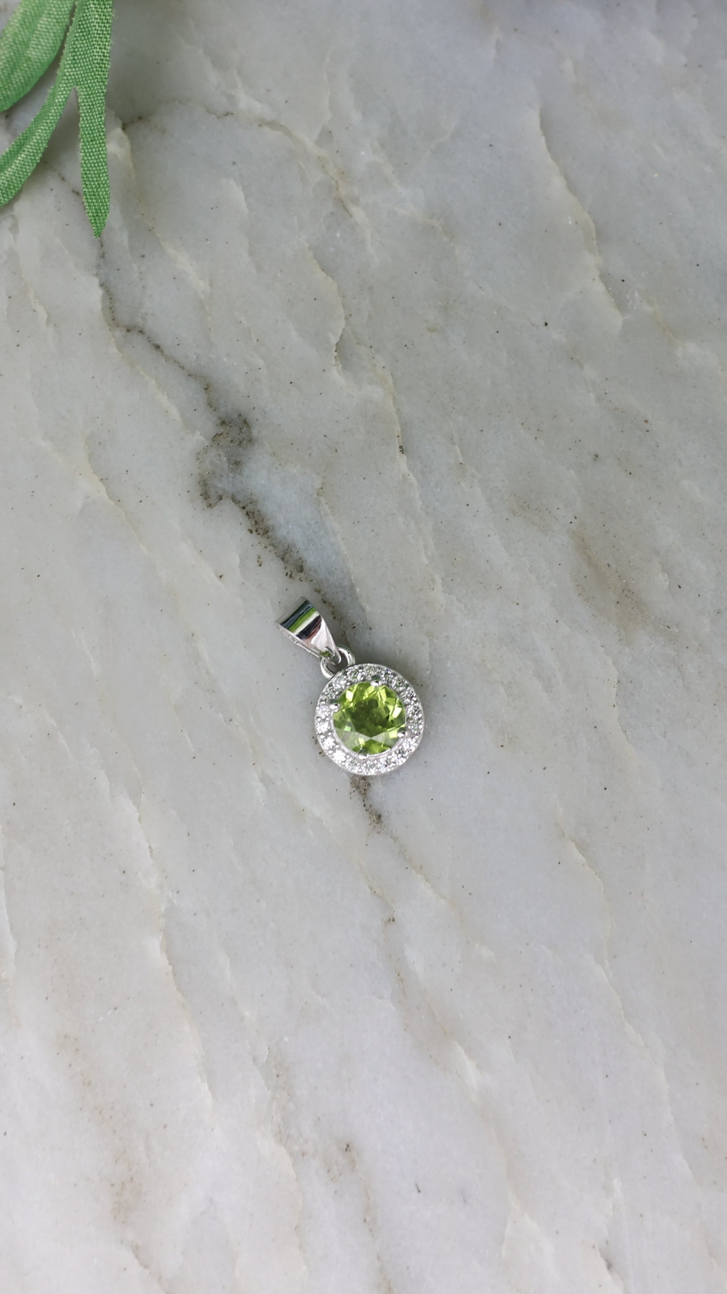 Hanger Peridoot rond (cz) 925 sterling zilver