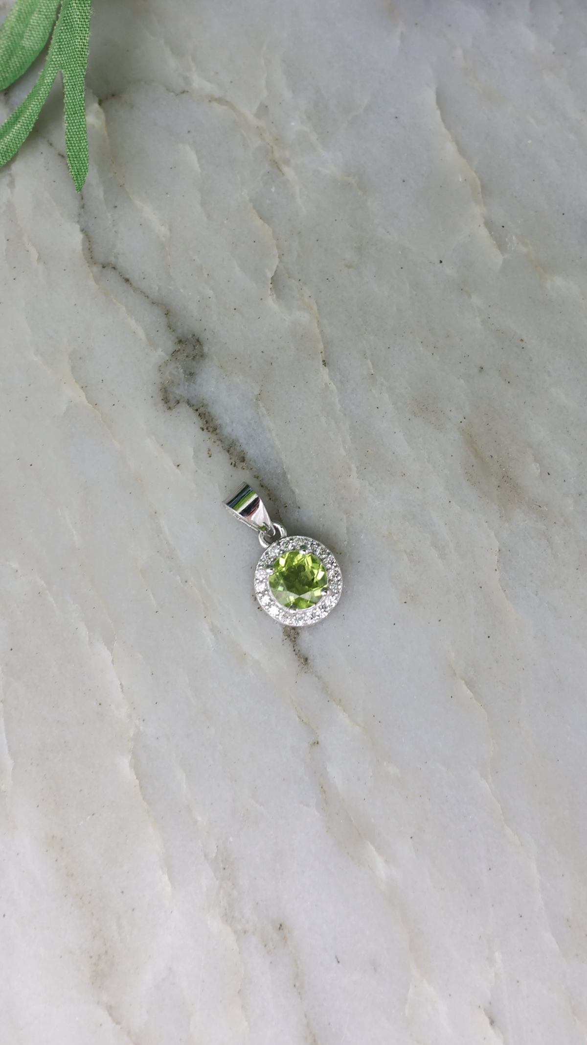 Hanger Peridoot rond (cz) 925 sterling zilver