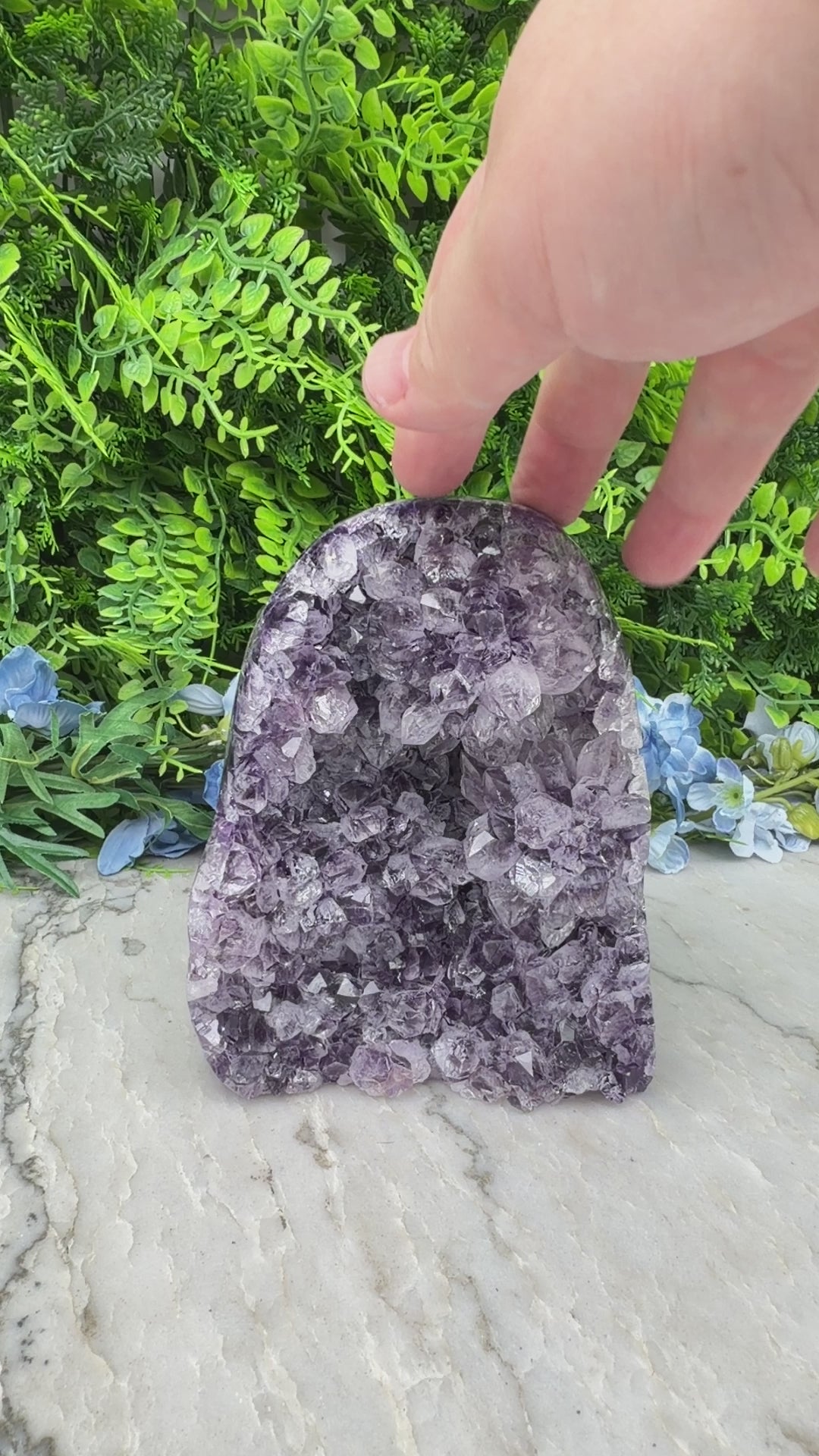 Amethist (Uruguay) cluster XL cut base (1786 gr/14 cm)