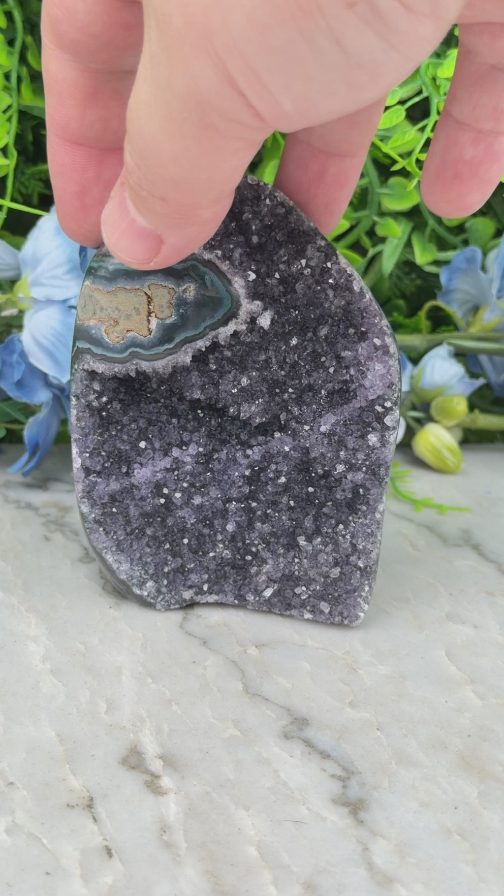 Amethist (Uruguay) cluster cut base (496 gr/10 cm)