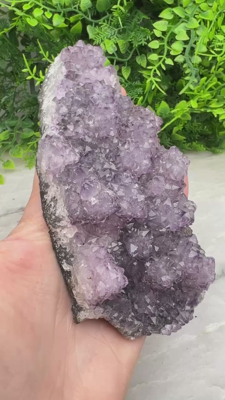 Video laden: Amethist cluster bijzondere formatie (13 cm)
