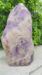 Chevron/Dog Tooth Amethist sculptuur