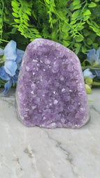 Amethist (Uruguay) cluster cut base (576 gr/9 cm)