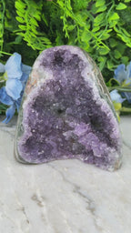 Amethyst (Uruguay) cluster-cut base (508 gr/10 cm)