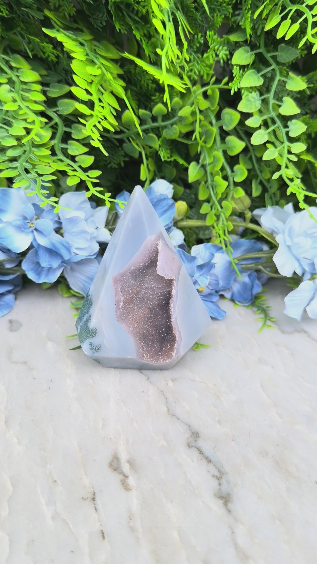 Druzy Agaat diamantvorm (208 gr/9 cm)