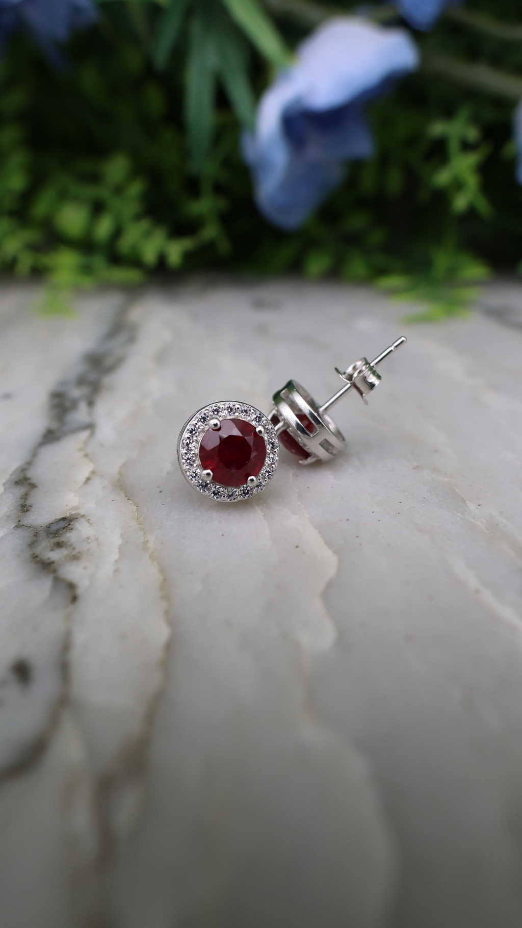 Oorsteker Robijn rond (cz) 925 sterling zilver