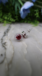Oorsteker Robijn rond (cz) 925 sterling zilver